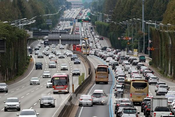 Kinh tế Hàn Quốc tiếp tục giảm tốc trong tháng Hai