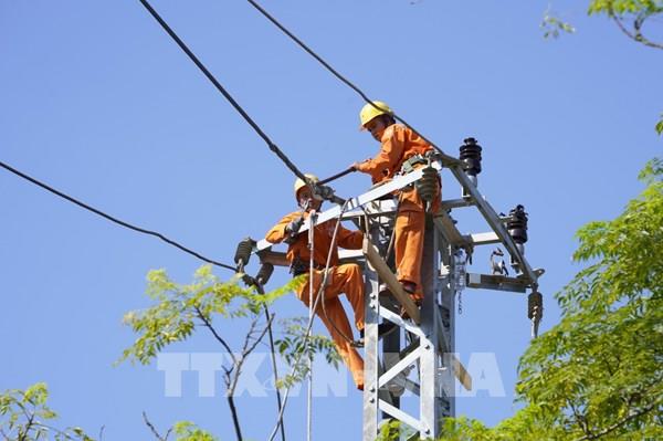 Quảng Bình gia cố hệ thống điện, đảm bảo an toàn khi thiên tai xảy ra
