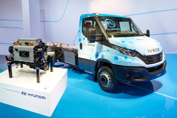 Hyundai và IVECO ra mắt xe điện eDAILY FCEV chạy bằng pin nhiên liệu hydro