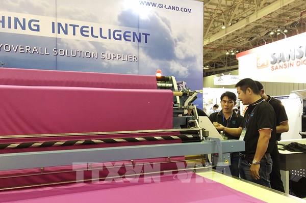 Khai mạc chuỗi triển lãm cung ứng chuyên ngành dệt may