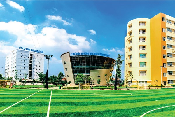 Điểm chuẩn Đại học Ngân hàng TPHCM 2022 chính thức