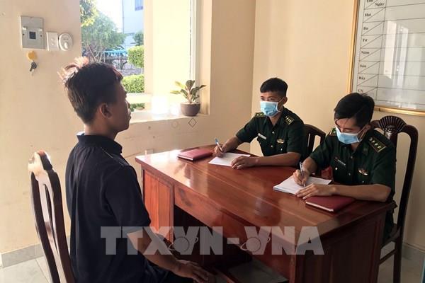 Kiên Giang tiếp nhận 9 người nước ngoài trôi dạt trên biển được ngư dân cứu vớt