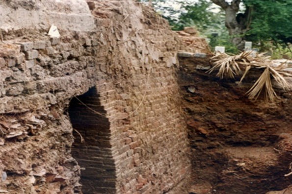 Cấp thiết bảo vệ di tích hơn 300 năm tuổi bị xâm hại