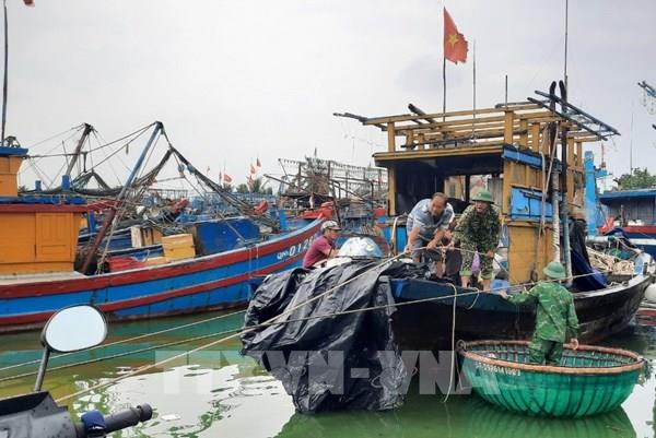 Bão số 4 mạnh cấp 12-13, di chuyển theo hướng Tây, có xu hướng mạnh thêm