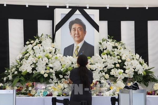 Đông đảo người dân tới viếng cố Thủ tướng Shinzo Abe