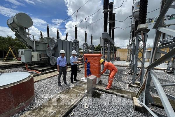 Thủ tướng tiếp tục ra công điện yêu cầu tập trung ứng phó khẩn cấp với bão số 4
