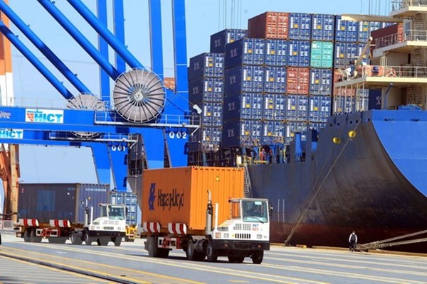 Một số cảng biển đóng cửa, không tiếp nhận hàng hóa để chống bão Noru