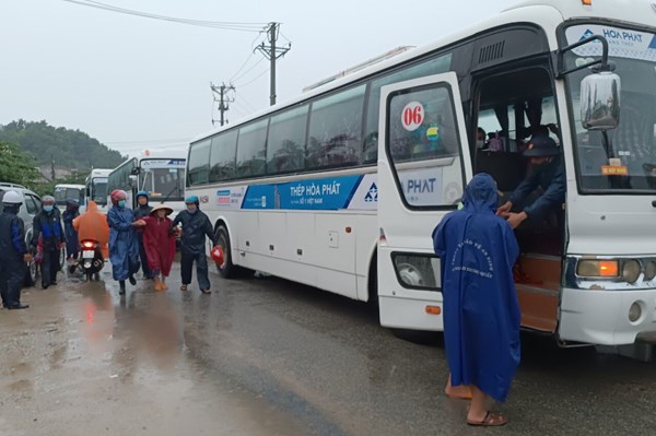 Hỗ trợ 1.500 người dân tại Quảng Ngãi trú bão  