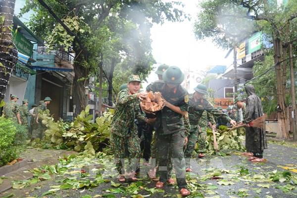 Đà Nẵng sau khi bão số 4 đổ bộ