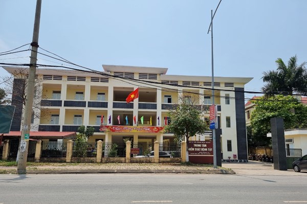 Vụ Việt Á: Kỷ luật cảnh cáo Giám đốc và 1 cán bộ CDC Hòa Bình