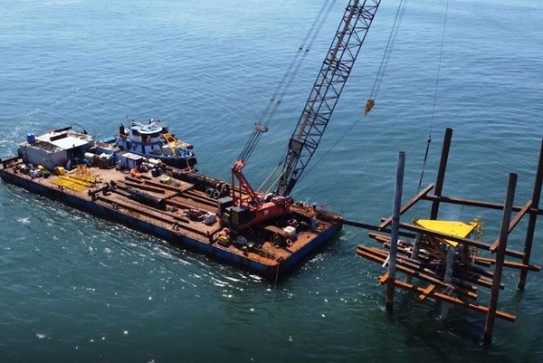 Lắp đặt thành công trạm đo gió Dự án điện gió ngooài khơi Bến Tre