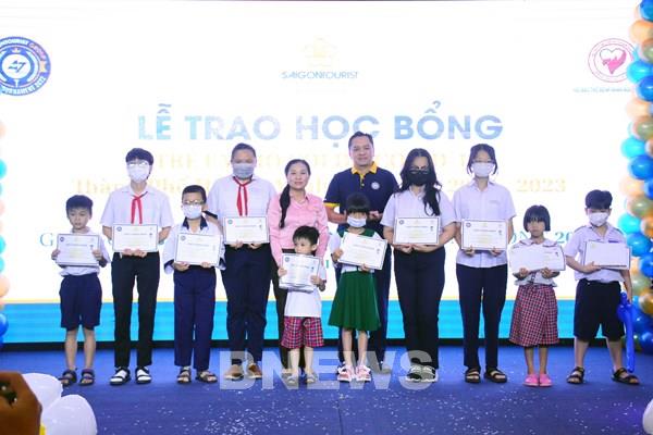 Saigontourist Group vì cộng đồng – năm 2022 trao học bổng 1 tỷ đồng
