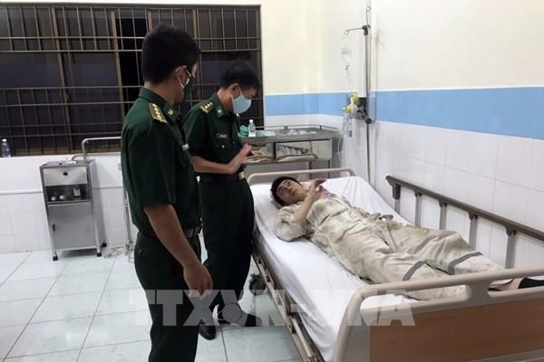 Trực thăng đưa 8 thuyền viên tàu Wu Zhou 8 vào Bệnh viện Vũng Tàu tiếp tục điều trị