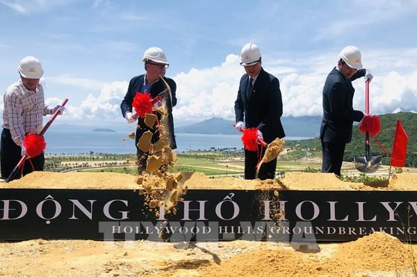 Bình Định động thổ phân khu Hollywood Hills by YOO Inspired by Starck