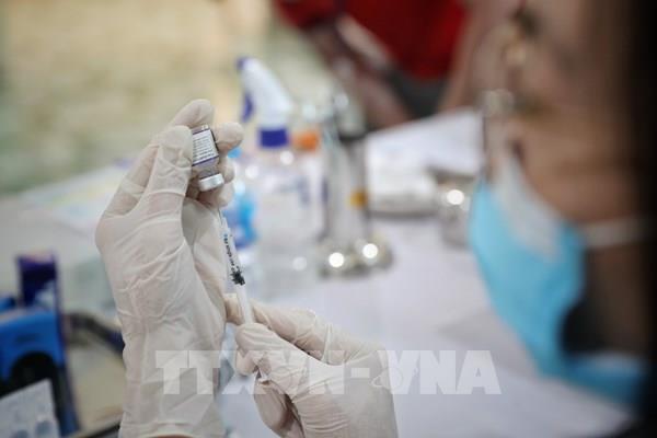 Số mắc COVID-19 mới chỉ còn 241 ca; Vaccine vẫn là chiến lược quan trọng