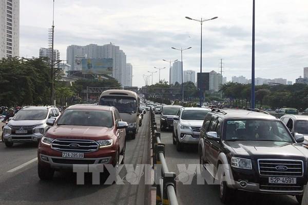 TP. HCM: Va chạm liên hoàn trên cầu Sài Gòn làm ùn tắc giao thông kéo dài