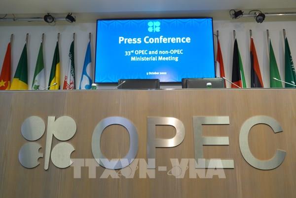OPEC+ quyết định duy trì chính sách sản lượng dầu hiện có