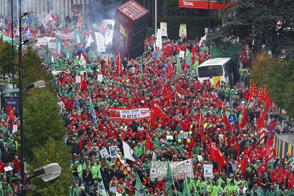 Đình công làm gián đoạn dịch vụ đường sắt ở Bỉ