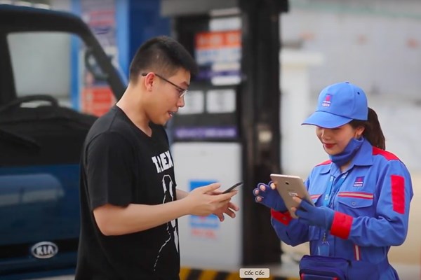 Giá xăng giảm, dầu tăng trước kỳ nghỉ Tết