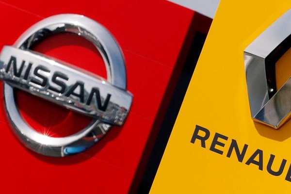 Nissan thúc ép Renault giảm bớt cổ phần nắm giữ song phương