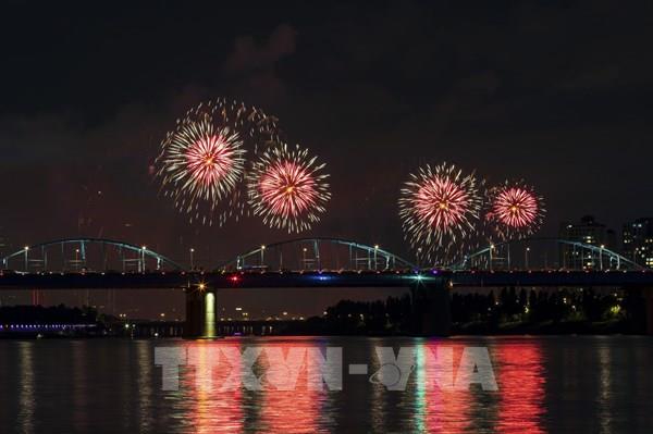 Lung linh Lễ hội pháo hoa quốc tế Seoul 2022