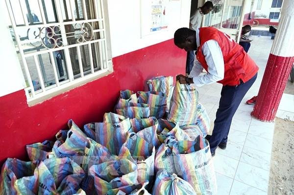 Gambia điều tra các trường hợp trẻ tử vong liên quan siro trị ho nhập khẩu