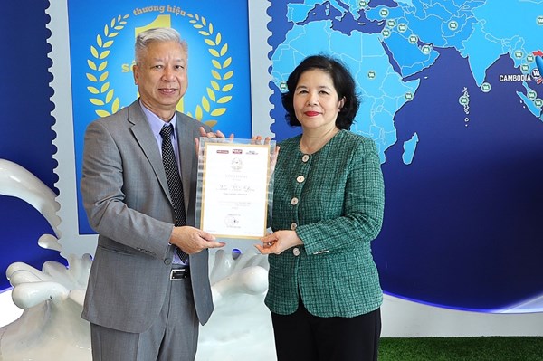 Vinamilk và CEO Mai Kiều Liên được vinh danh tại sự kiện Thương hiệu Mạnh Việt Nam 2022 