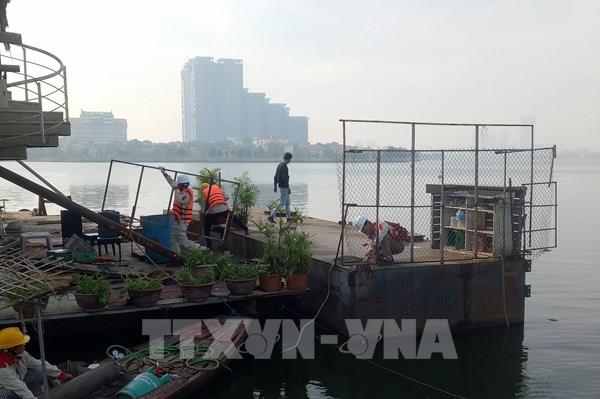 Hà Nội hoàn thành tháo dỡ 30 phương tiện nổi tại hồ Tây