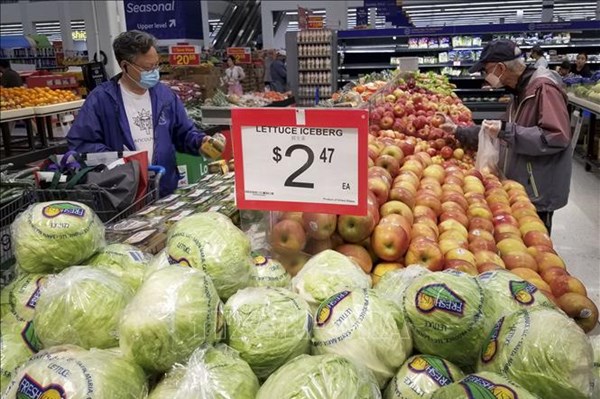 Người dân Canada được khuyến nghị đeo khẩu trang phòng COVID-19