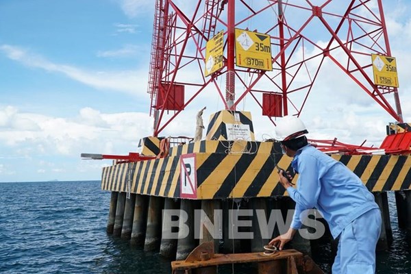 Đóng điện đường dây 220kV vượt biển Kiên Bình - Phú Quốc