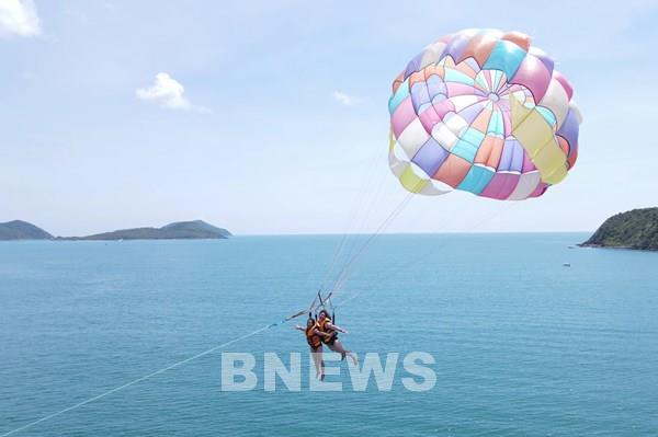 Báo Lào ca ngợi sự phục hồi của ngành du lịch Việt Nam