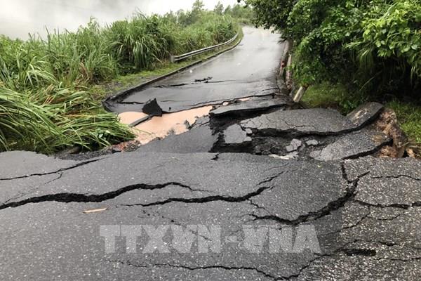 Quảng Trị: Khắc phục đứt gãy, sụt lún trên Quốc lộ 15D