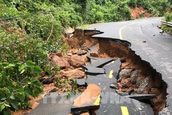 Đà Nẵng khẩn trương khắc phục các điểm sạt lở sau trận mưa lũ lịch sử