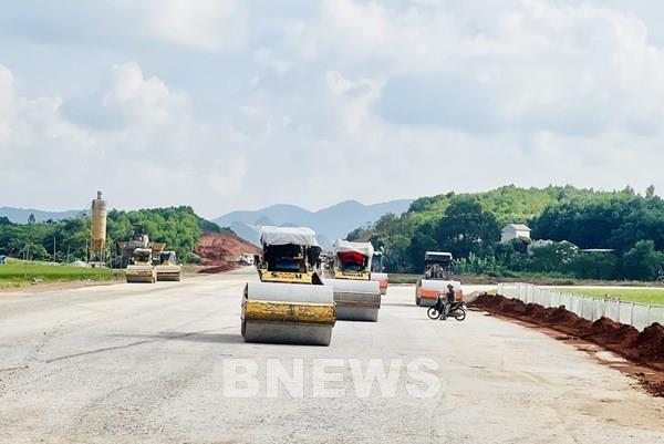 Thi công nước rút đưa cao tốc Mai Sơn - Quốc lộ 45 về đích