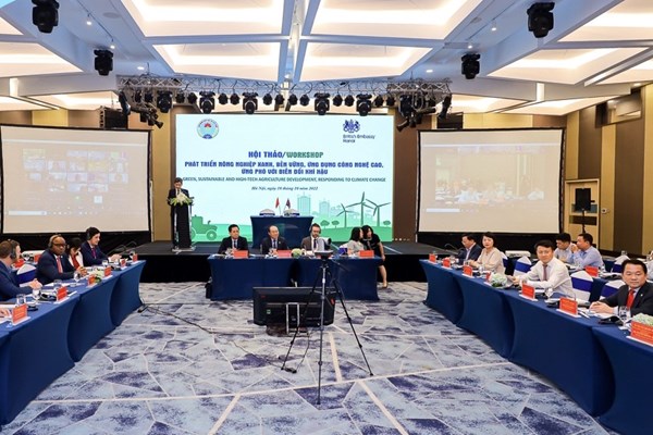 Ứng dụng công nghệ cao để phát triển nông nghiệp xanh và bền vững