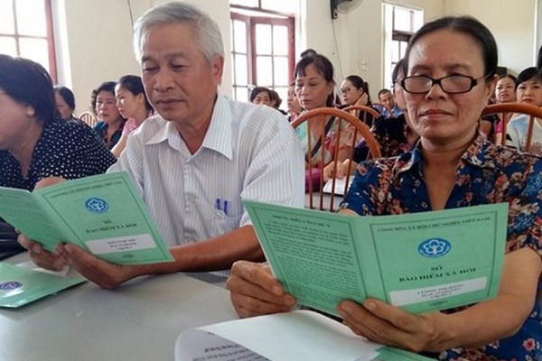Quy định về nghỉ hưu ở tuổi cao hơn đối với cán bộ, công chức giữ chức vụ lãnh đạo, quản lý