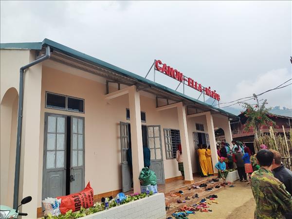 Canon Việt Nam có những hoạt động ý nghĩa cho trẻ em nghèo