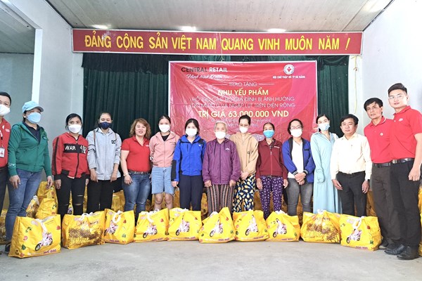 Central Retail hỗ trợ người dân bị ảnh hưởng bởi bão, lũ ở Đà Nẵng và Thừa Thiên Huế