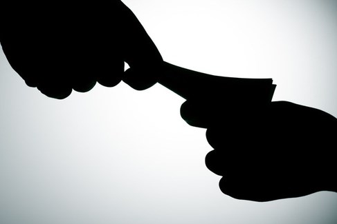 Bắt đối tượng giả danh công an cưỡng đoạt tiền của nhiều học sinh