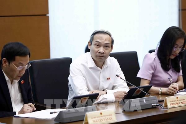 Bên lề Quốc hội: Người bệnh không thể chờ thuốc