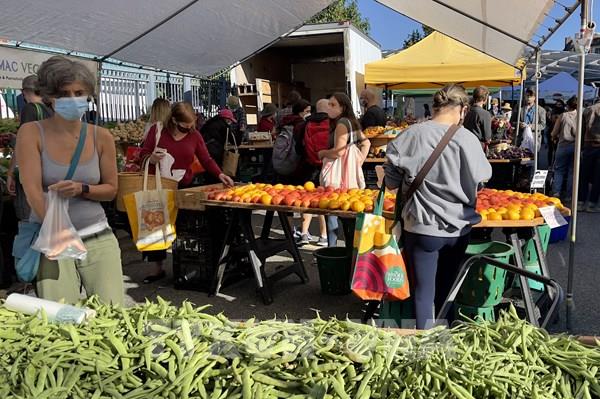 Chi tiêu tiêu dùng của Mỹ đã tăng vượt dự kiến trong tháng 9/2022