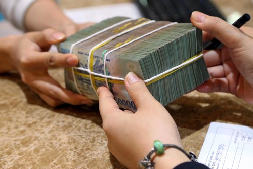 Khuyến cáo rủi ro khi gửi tiền lãi suất cao ở tổ chức không có chức năng nhận tiền gửi