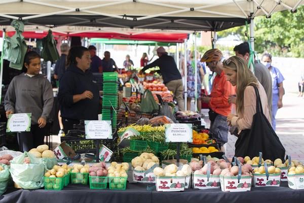 Canada cảnh báo nguy cơ suy thoái tiềm ẩn năm 2023