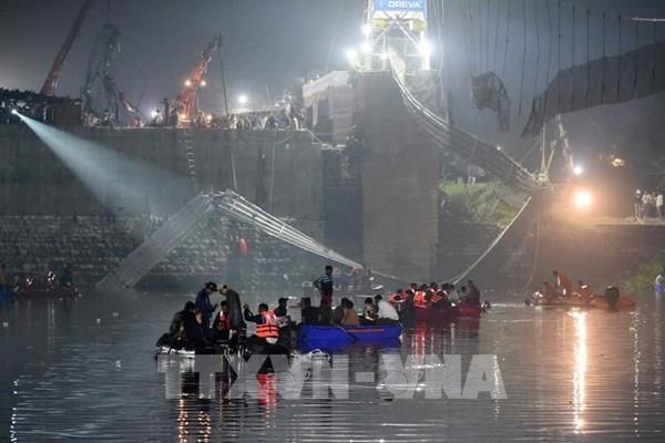 Vụ sập cầu ở Ấn Độ: Cảnh sát bắt giữ 9 đối tượng