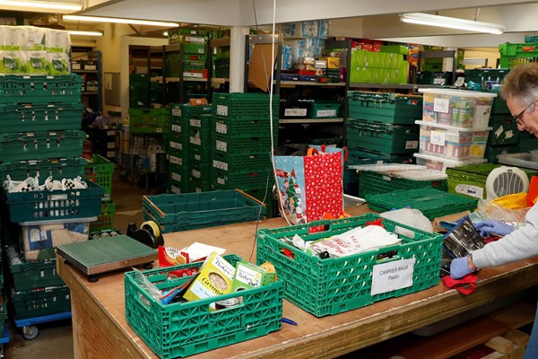 Ngân hàng thực phẩm- “Phao cứu sinh” cho người Anh giữa khủng hoảng chi phí sinh hoạt