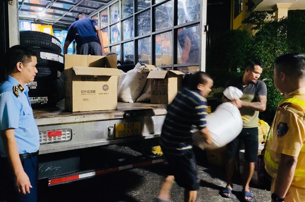 Phát hiện gần 500kg nguyên liệu trà sữa không rõ nguồn gốc xuất xứ