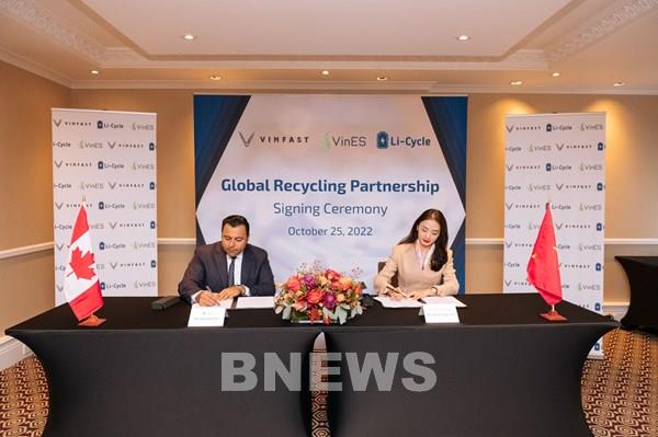 VinES (Vingroup) và Li-Cycle công bố hợp tác tái chế pin toàn cầu