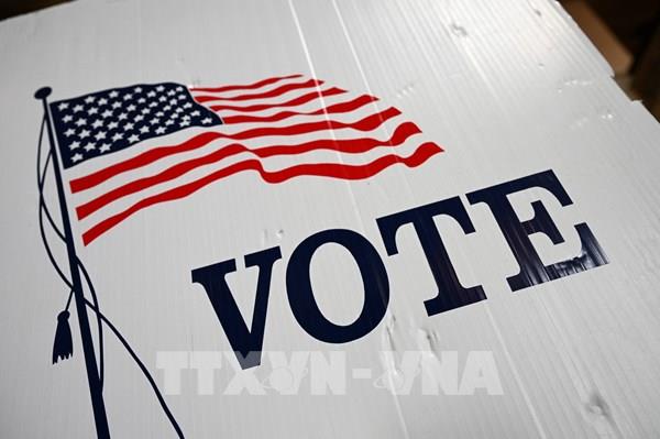 Tổng thống Biden và cựu Tổng thống Trump vận động tranh cử tại các bang chiến địa