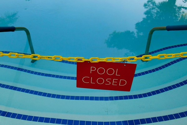 Nhiều bể bơi ở Bỉ phải đóng cửa tạm thời