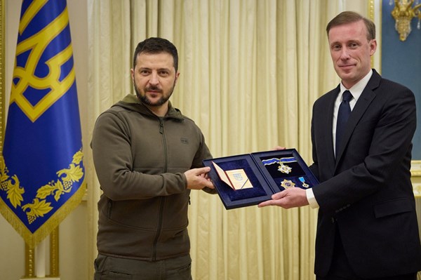 Ukraine và Mỹ thảo luận về trợ giúp quốc phòng cho Kiev